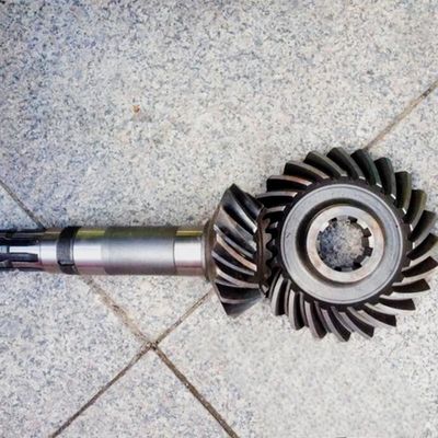 Specjalistyczne zębatki spiralne obróbka cieplna tłumienie i hartowanie dla optymalnej wydajności